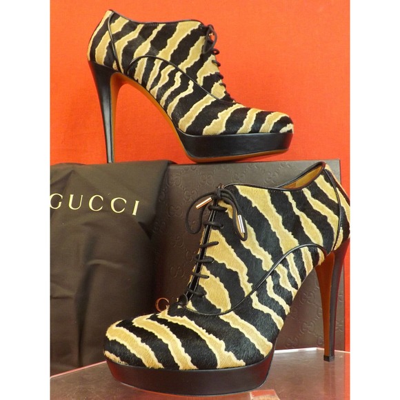 NIB GUCCI BETTY BLACK CARAMEL ZEBRA PRINT HAIR LACE UP PLATFORM ANKLE BOOTS 35.5 - Picture 8 of 12